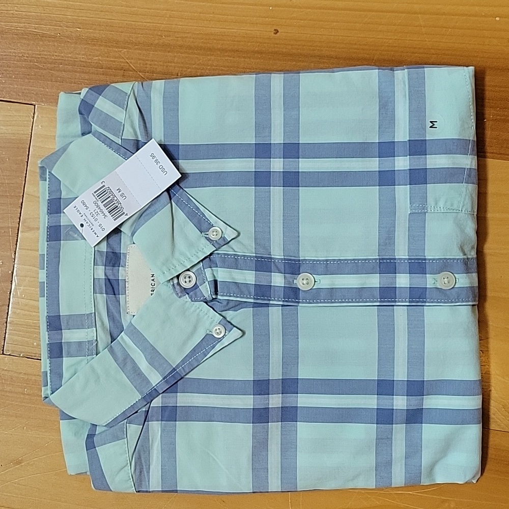 American Eagle Classic Fit Long Sleeve Button Up Shirt